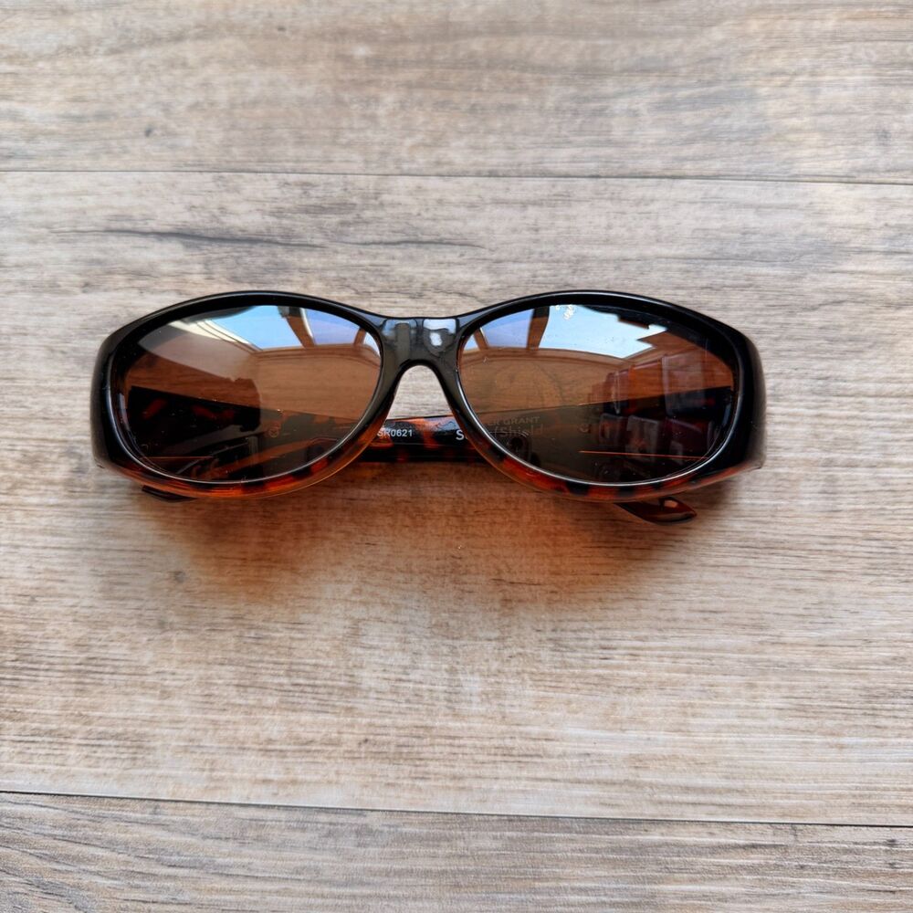 Foster Grant Polarized Sunglasses Tortoise Brown Oval Wrap Style Gold Accent